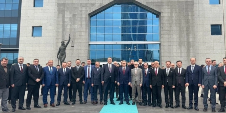 HSK'ya gönderdiği mektupla gündeme gelmişti: Başsavcı Uçar, görevini Koç'a devretti