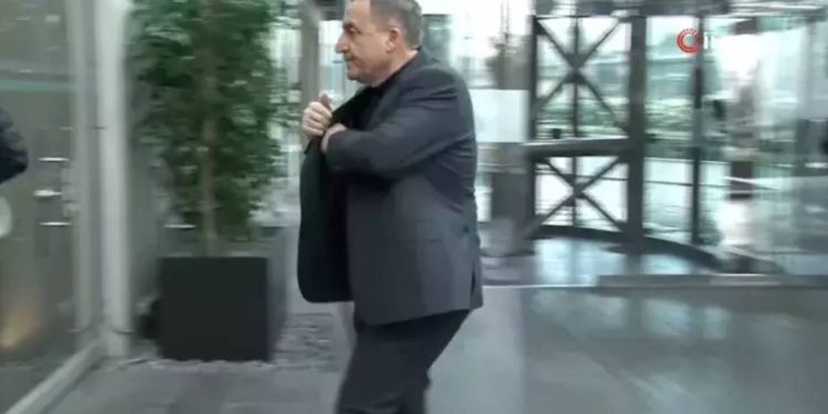 Halil Umut Meler'e yumruğu sonrası başkanlığı düşmüştü: Faruk Koca Kulüpler Birliği toplantısına katıldı