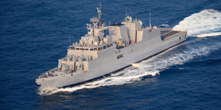 Hindistan donanması, Somalili korsanların kaçırdığı mürettebatı kurtardı