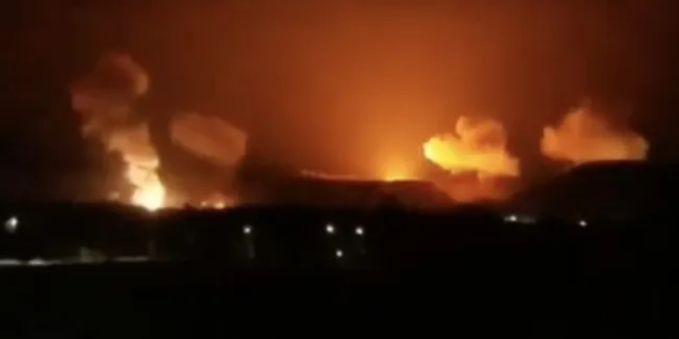 Husiler: ABD ve İngiltere, Hudeyde kentine saldırı düzenledi