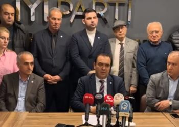 İYİ Parti İzmir İl Başkanı ve yönetimi görevden alındı