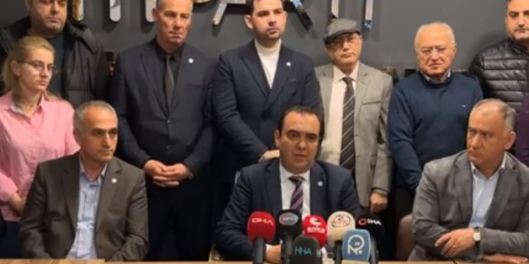 İYİ Parti İzmir İl Başkanı ve yönetimi görevden alındı