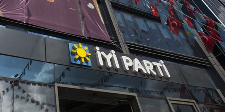 İYİ Parti'de bir istifa daha! İBB Meclis üyesi Ali Kıdık istifa etti: 'İYİ Parti ülke gerçeğinden uzaklaştı'