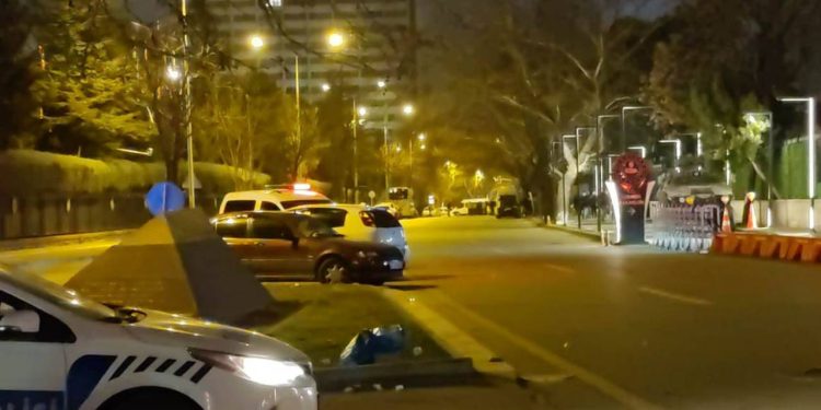 İçişleri Bakanlığı önünde panik anları: Şüpheli etkisiz hale getirildi