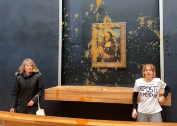 İki protestocu, ‘çevre’ için Mona Lisa tablosuna çorba fırlattı