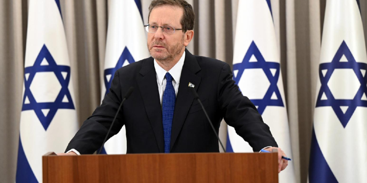 İsrail Cumhurbaşkanı Herzog hakkında Davos'ta suç duyurusu