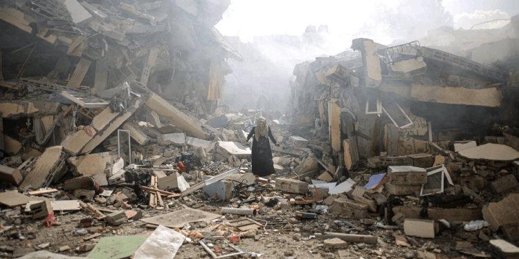 İsrail Gazze'de 22 bin 438 kişiyi katletti