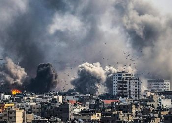 İsrail, görevdeki gazetecileri vurdu: Gazze'de ölü sayısı 22 bin 800'ü aştı