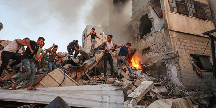 İsrail yardım bekleyen Filistinlilere saldırdı: 20 ölü