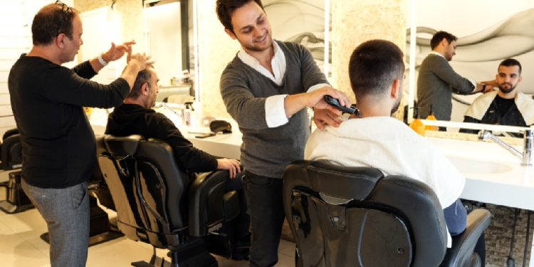 İstanbul'da berber fiyatlarını enflasyon vurdu!