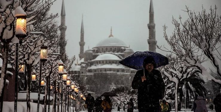 İstanbul’da kar bekleniyor: Hava 8-10 derece soğuyacak
