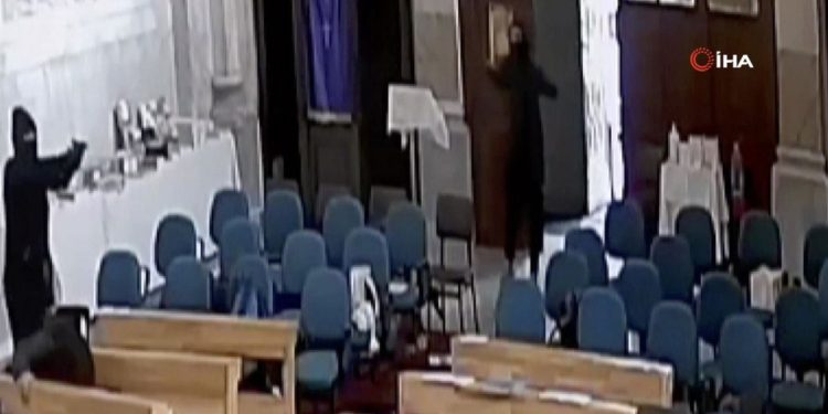 İstanbul'da kiliseye yapılan saldırıyı IŞİD üstlendi