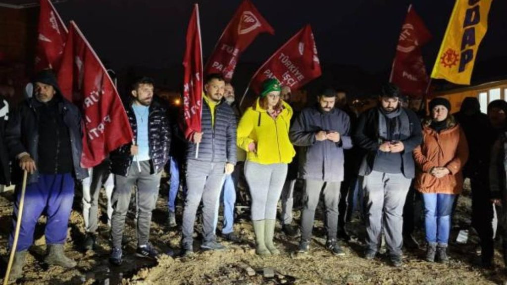 İzmir'de Can Atalay protestosu: Hatay halkının iradesini hiçe saymanın hesabını mutlaka vereceksiniz