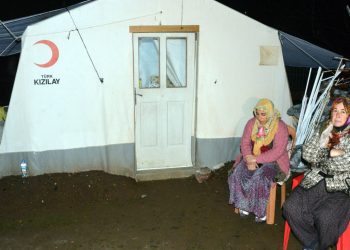 Kahramanmaraş Valiliği: 'Şehidimizin ailesi çadırda kalmıyor, konteyner verildi'