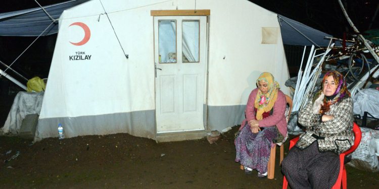 Kahramanmaraş Valiliği: 'Şehidimizin ailesi çadırda kalmıyor, konteyner verildi'