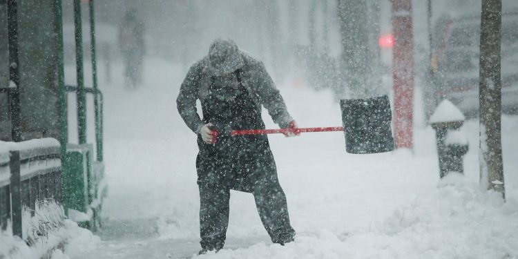 Kar esareti başladı: 1277 yerleşim yerine ulaşım sağlanamıyor