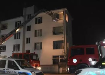 Kayseri’de 4 katlı binada yangın: 1 ölü, 8 yaralı