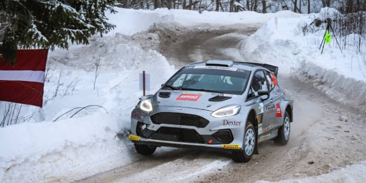 Kerem Kazaz kar ve buz zeminde!