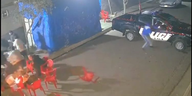 Kerkük'ün Newroz mahallesindeki Kürt eylemcilerin çadırına ateş açıldı