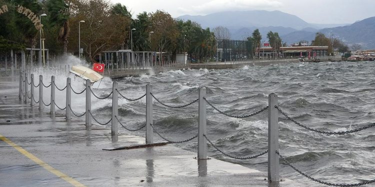 Kocaeli Valiliği'nden fırtına uyarısı