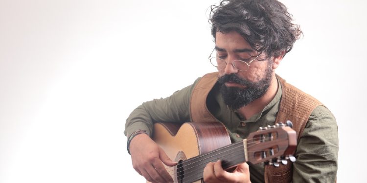 Kopuzun mistik sesine modern bir yorum: Doğu Ekin Değerli'den yeni albüm hazırlığı!