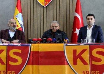 Meydan okumalara yol açan bir kariyerim oldu; inşallah hocalığım da öyle olur