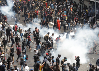 PAPUA YENİ GİNE | Memurların maaş protestosu kaosa dönüştü, iki hafta OHAL ilan edildi