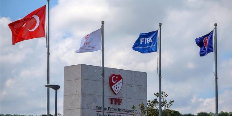 PFDK, 5 Süper Lig ekibine para cezası verdiğini açıkladı