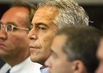 Prenslerden sanatçılara siyasetçilerden Mossad'a uzanan ifşaatlar: Milyarder Epstein dosyası