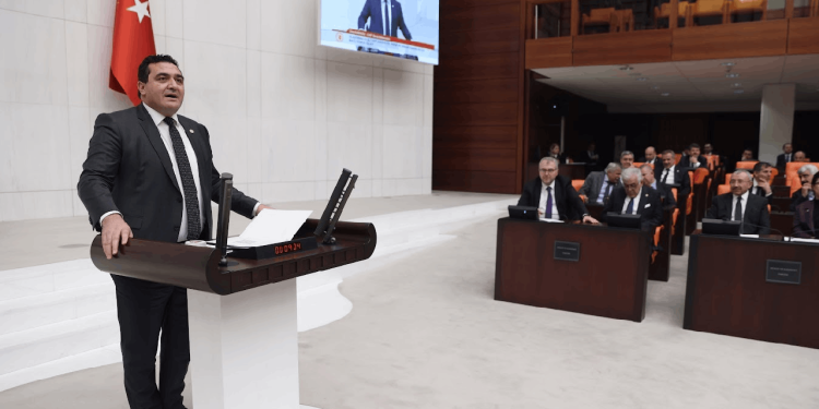 Sabiha Gökçen Havalimanı'nın yeni pistinde şüphe: CHP'li Karasu Meclis gündemine taşıdı