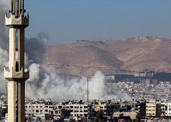 Suriye'ye neredeyse her gün saldıran İsrail, bu kez Şam'ın dış bölgelerini vurdu