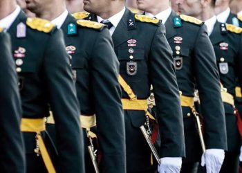 Tarikatçı teğmenler savunma yapmadı!