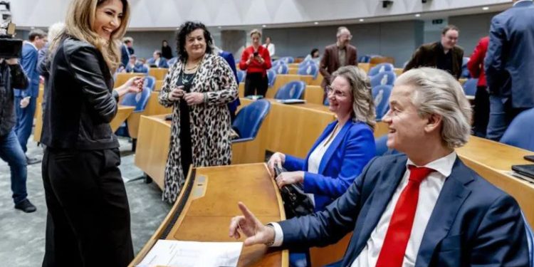 Wilders, ‘geri adım’ attı; Hollanda’da koalisyon görüşmeleri hızlandı