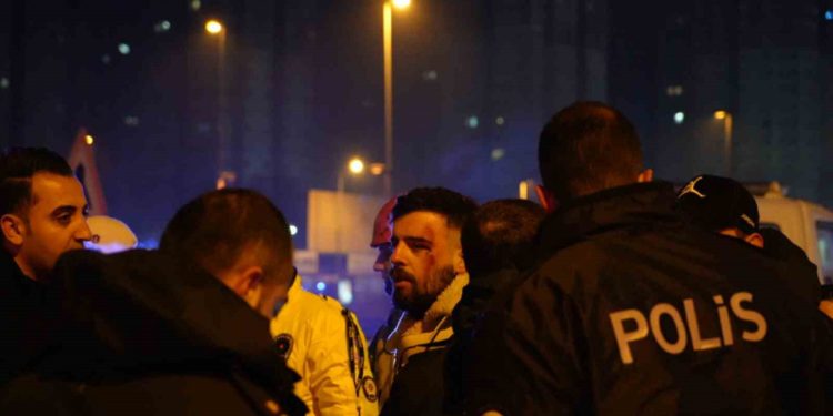 Zeytinburnu'nda feci kaza: 1’i ağır 4 yaralı