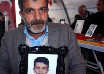 Aranan cinayet hükümlüsüne devlet bir de koruma vermiş