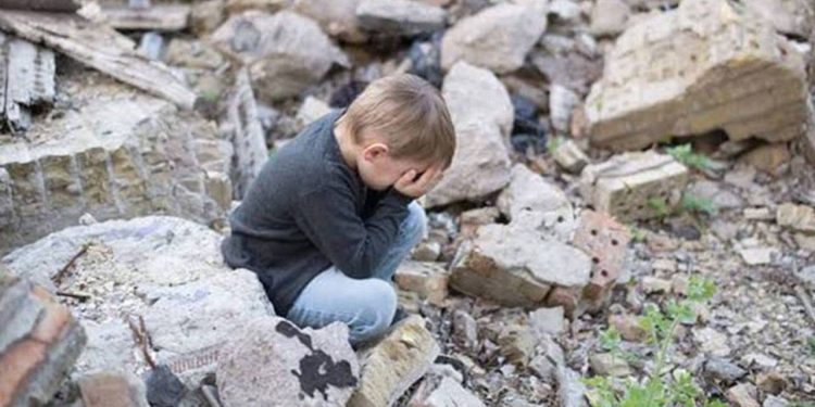 Depremzede aileler ‘ölü sayılmadan’ önce çocuklarının bulunmasını istiyor