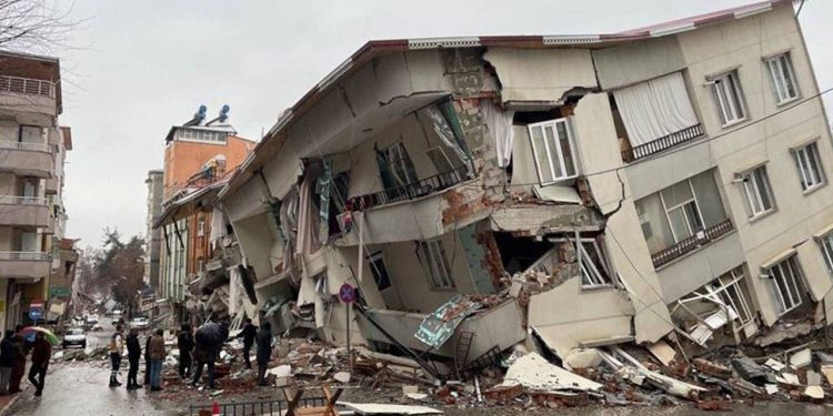 6 Şubat depreminde yıkılan illerde davet usulü gizli ihaleler