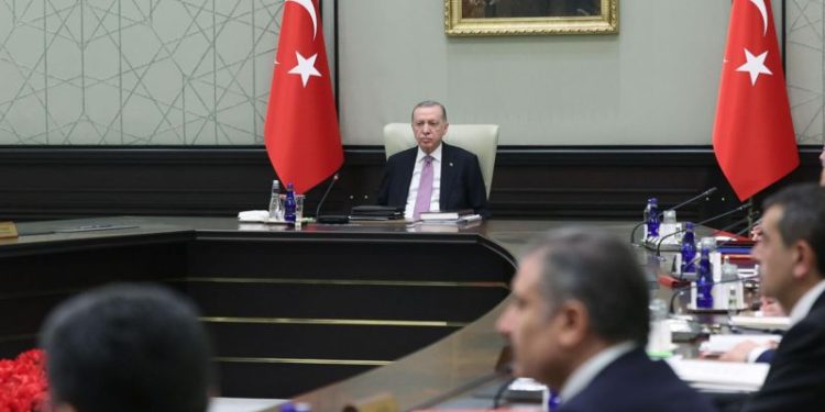 Erdoğan: En düşük emekli maaşı 10 bin TL olacak