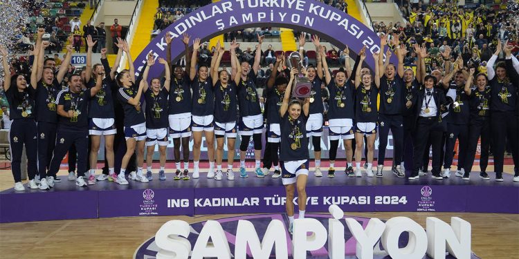 Basketbol Kadınlar Türkiye Kupası’nın sahibi Fenerbahçe