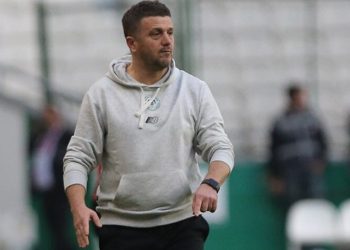 Fenerbahçe’den 7 gol yiyen Konyaspor’da Hakan Keleş’le yollar ayrıldı