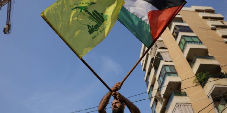 Kuzey İsrail’e 62 roket atan Hizbullah: Aruri suikastına sadece bir ‘ön cevap’