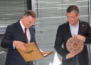 Özgür Özel’den Lütfü Savaş eleştirilerine yanıt: Alternatifi yoktu