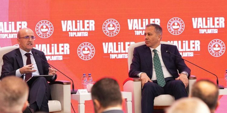 Mehmet Şimşek valilere sert çıktı: Babanızın parasını harcamıyorsunuz, Togg’a binin