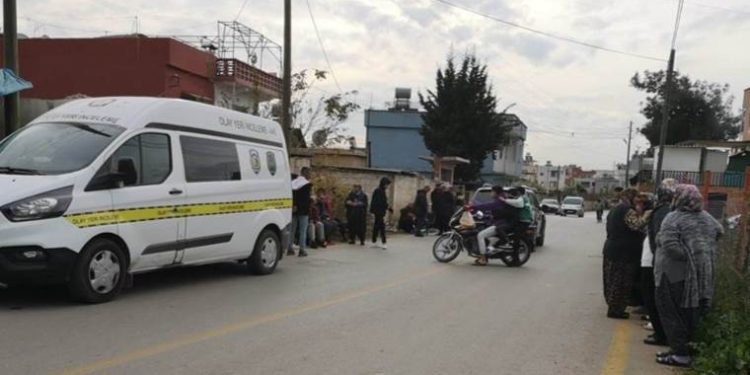 Mersin’de erkek vahşeti: 7 aylık hamile eşini satırla öldürdü, torununu kaçırdı