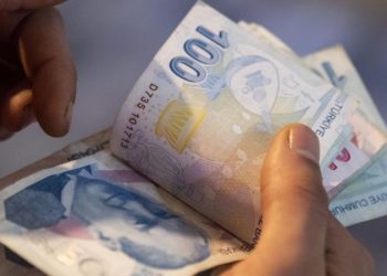 Emeklilere yüzde 49,25 zam Meclis’te kabul edildi