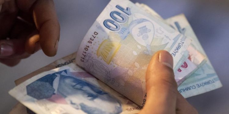 Emeklilere yüzde 49,25 zam Meclis’te kabul edildi