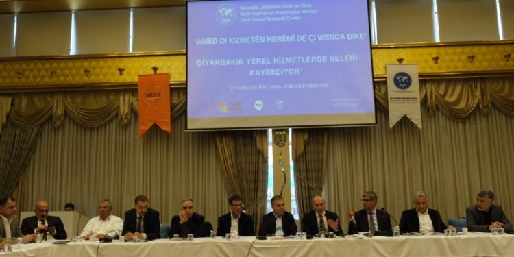 Diyarbakır’ın “kayyum yönetiminde kaybettikleri” masaya yatırıldı