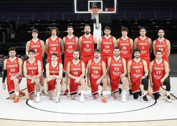 12 Dev Adam parkeye çıkıyor