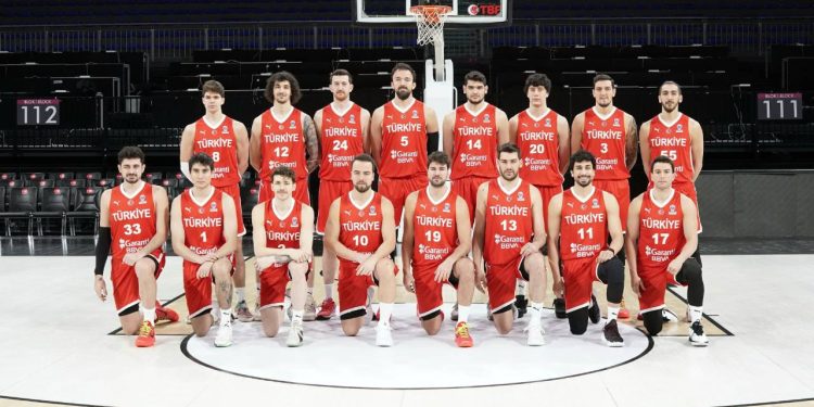 12 Dev Adam parkeye çıkıyor