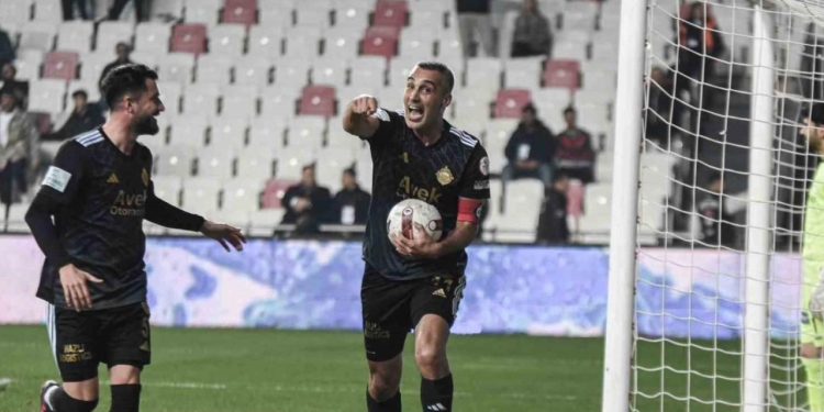 42 yaşında, Altay’ın en skorer oyuncusu